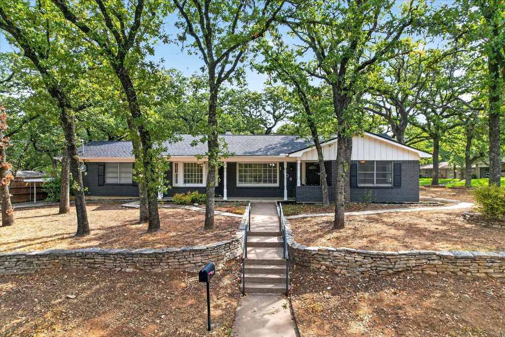 1708 Cimarron Trail, Hurst, TX 76054 — exterior