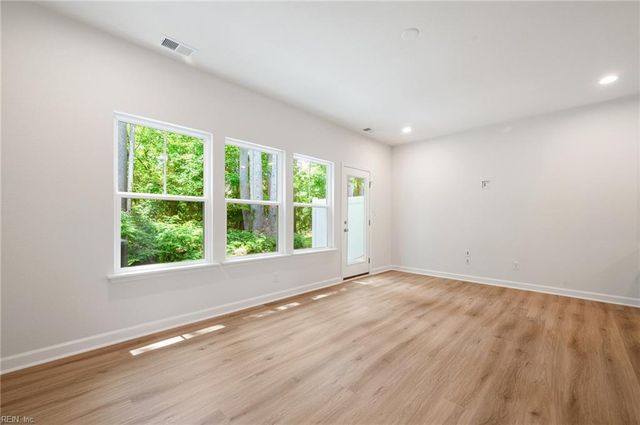 1003 Ventana St Unit 103, Suffolk, VA 23435