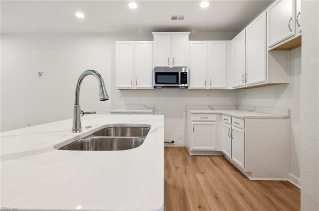 1003 Ventana St Unit 103, Suffolk, VA 23435