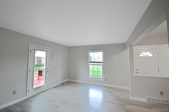 35274 Terrybrook Drive, Sterling Heights, MI 48312
