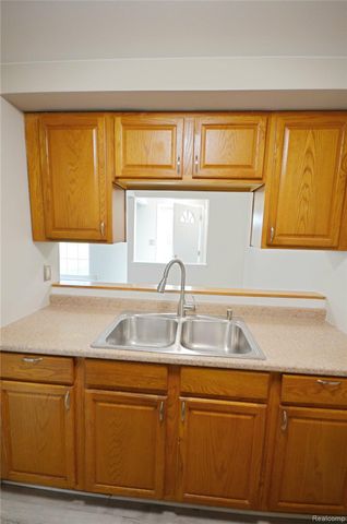 35274 Terrybrook Drive, Sterling Heights, MI 48312