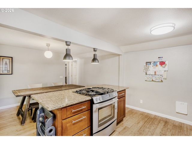 5745 Sw OLD SCHOLLS FERRY Rd, Portland, OR 97225