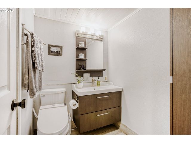 5745 Sw OLD SCHOLLS FERRY Rd, Portland, OR 97225