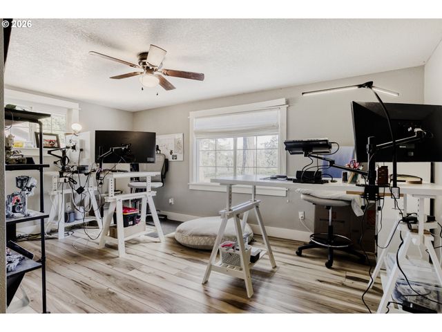 5745 Sw OLD SCHOLLS FERRY Rd, Portland, OR 97225