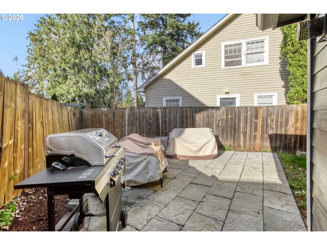 5745 Sw OLD SCHOLLS FERRY Rd, Portland, OR 97225