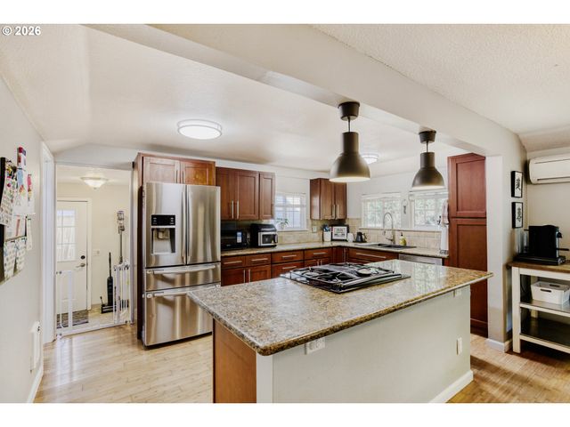 5745 Sw OLD SCHOLLS FERRY Rd, Portland, OR 97225