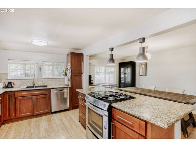 5745 Sw OLD SCHOLLS FERRY Rd, Portland, OR 97225