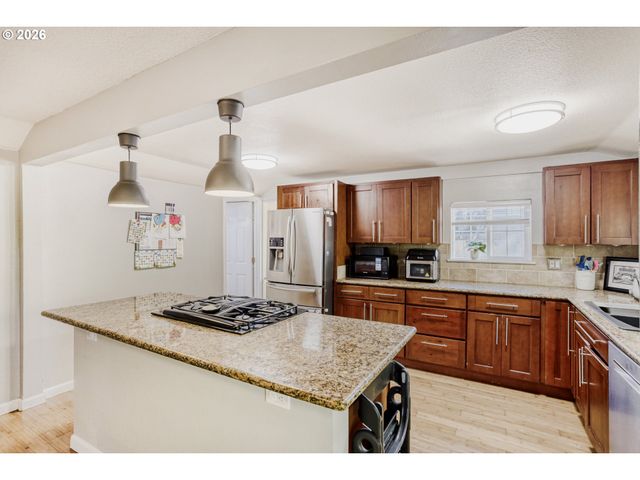 5745 Sw OLD SCHOLLS FERRY Rd, Portland, OR 97225