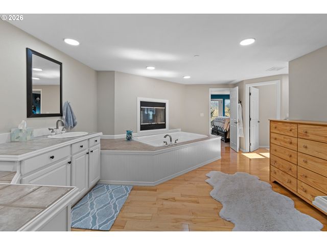 37700 Ne VERNON Rd, Washougal, WA 98671