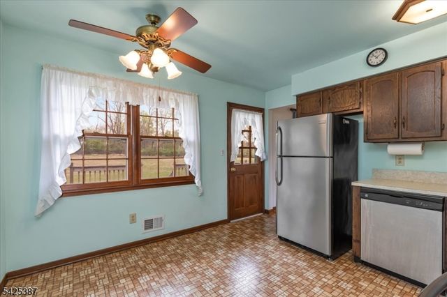 9 Symonds Lane, Lebanon Twp., NJ 08826