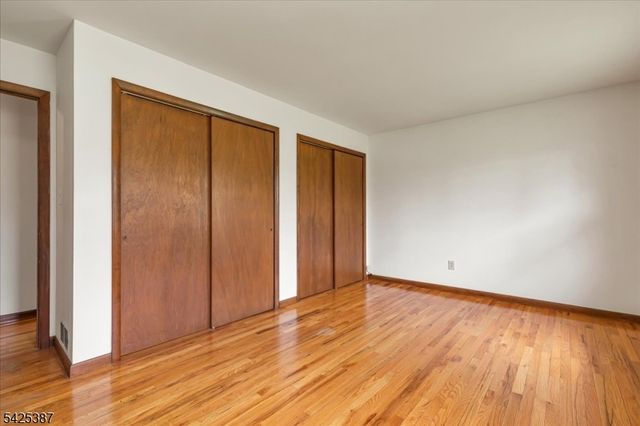 9 Symonds Lane, Lebanon Twp., NJ 08826