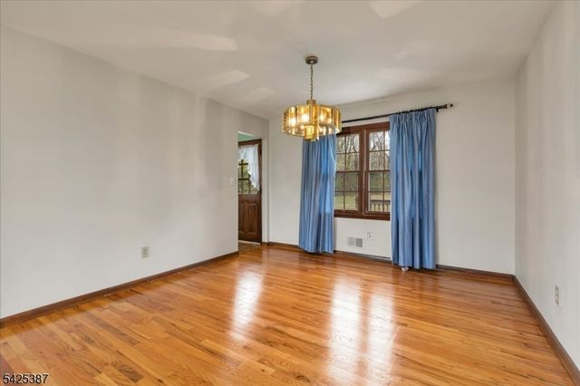 9 Symonds Lane, Lebanon Twp., NJ 08826