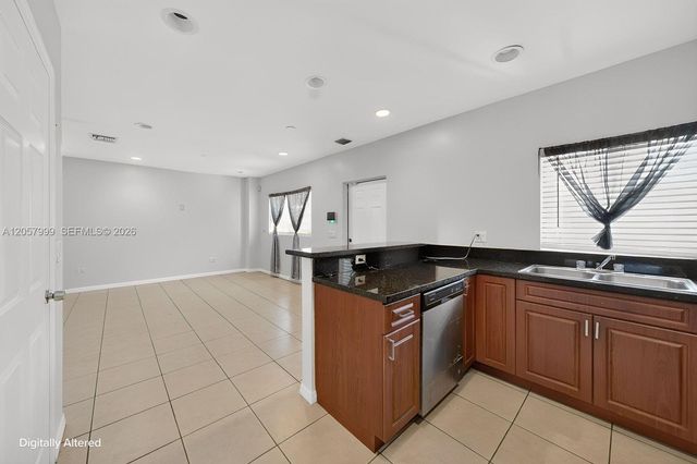 630 NW 10th Ter 4, Fort Lauderdale, FL 33311