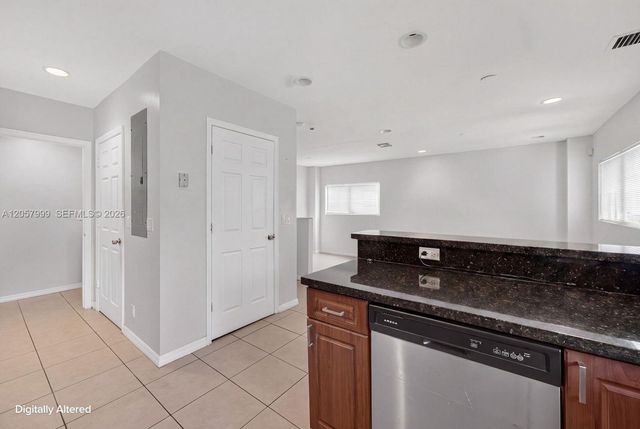 630 NW 10th Ter 4, Fort Lauderdale, FL 33311