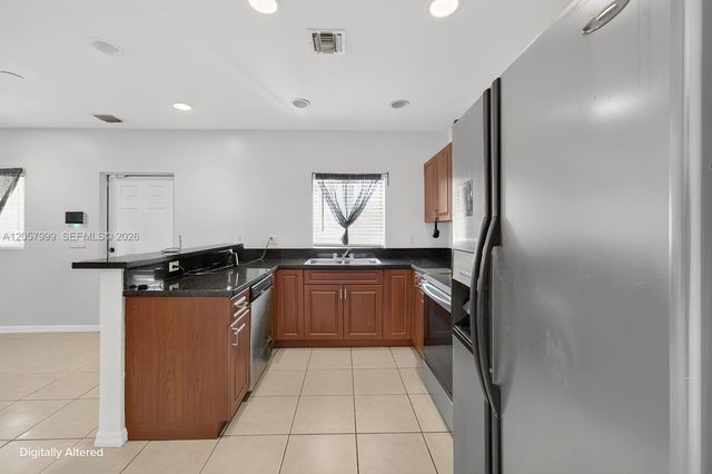 630 NW 10th Ter 4, Fort Lauderdale, FL 33311