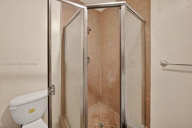 630 NW 10th Ter 4, Fort Lauderdale, FL 33311
