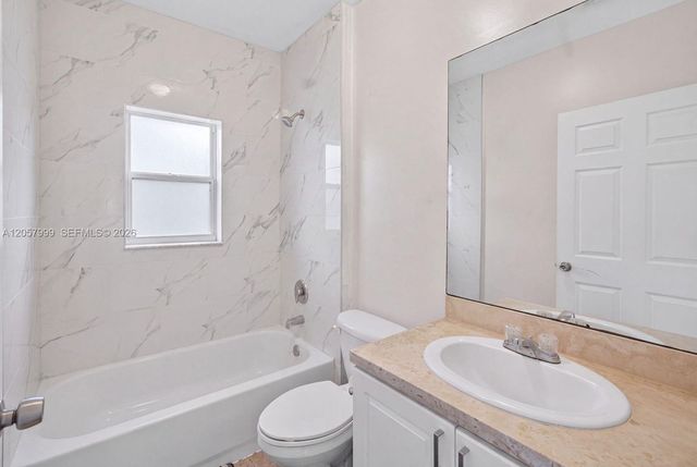 630 NW 10th Ter 4, Fort Lauderdale, FL 33311