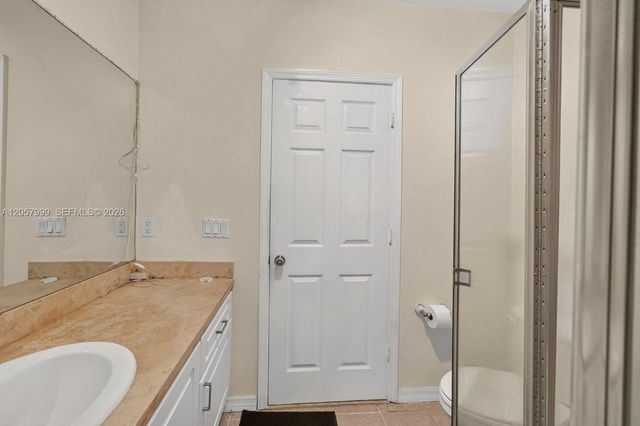 630 NW 10th Ter 4, Fort Lauderdale, FL 33311