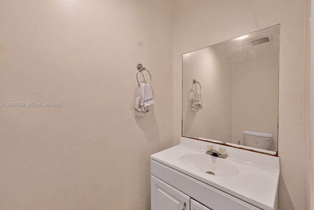 630 NW 10th Ter 4, Fort Lauderdale, FL 33311
