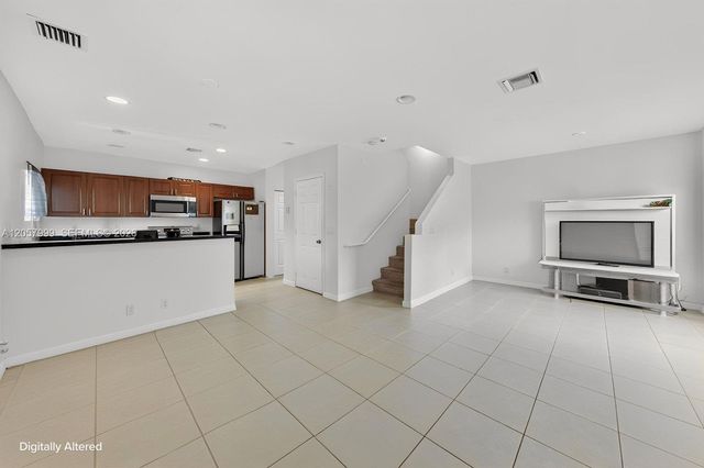 630 NW 10th Ter 4, Fort Lauderdale, FL 33311