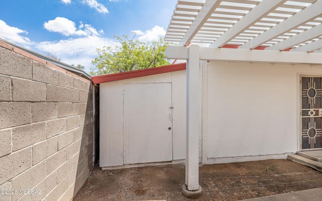 2434 S Palm Springs Drive, Tucson, AZ 85710