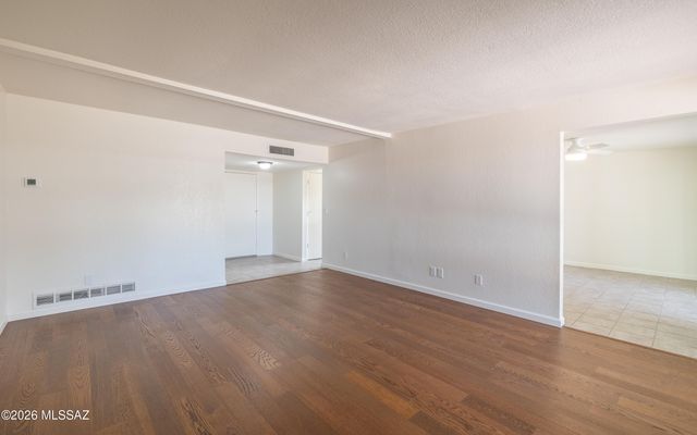 2434 S Palm Springs Drive, Tucson, AZ 85710