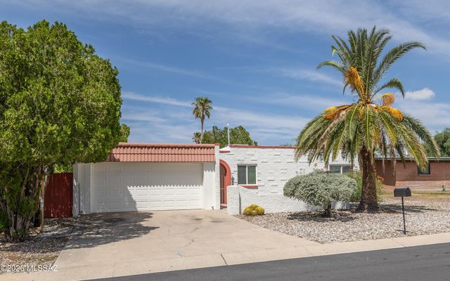 2434 S Palm Springs Drive, Tucson, AZ 85710