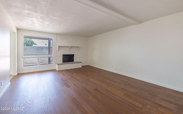 2434 S Palm Springs Drive, Tucson, AZ 85710