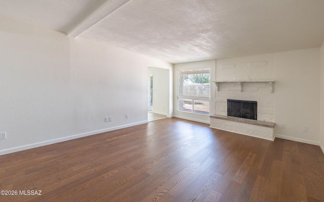 2434 S Palm Springs Drive, Tucson, AZ 85710
