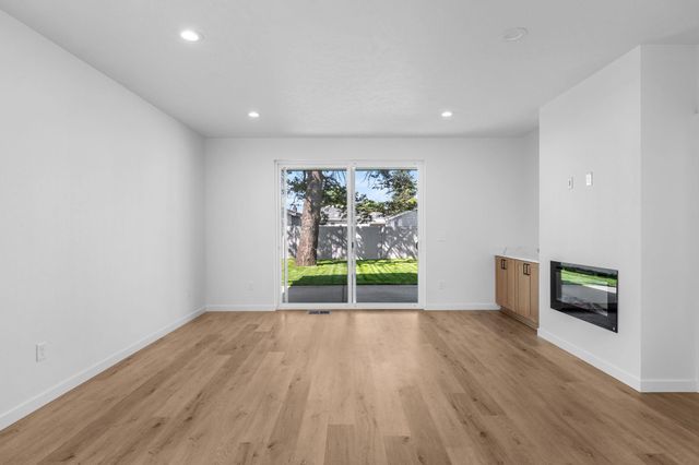 2111 N Sipple Rd, Spokane Valley, WA 99212