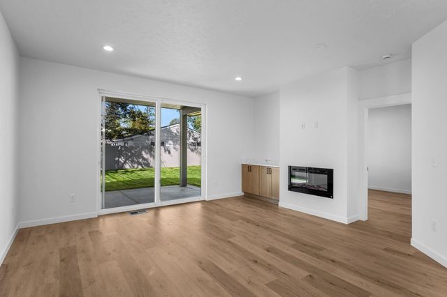 2111 N Sipple Rd, Spokane Valley, WA 99212