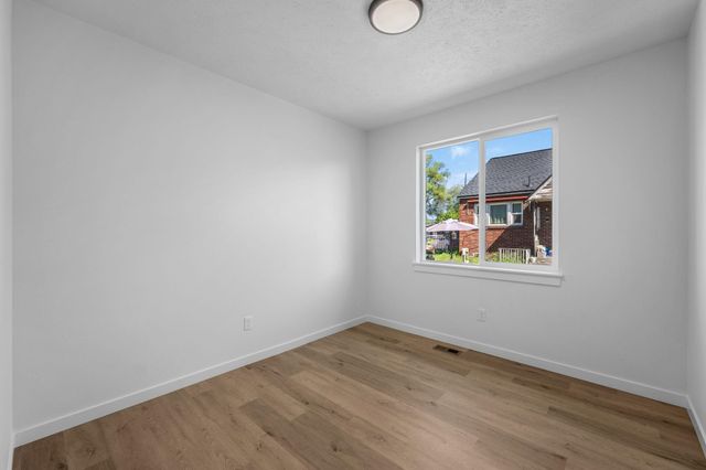 2111 N Sipple Rd, Spokane Valley, WA 99212