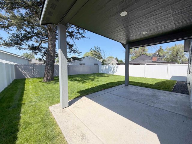2111 N Sipple Rd, Spokane Valley, WA 99212