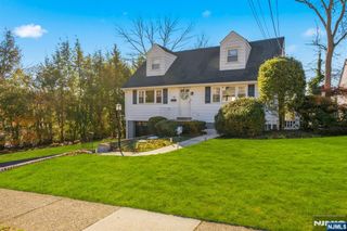 22 Laurel Street, Hawthorne, NJ 07506