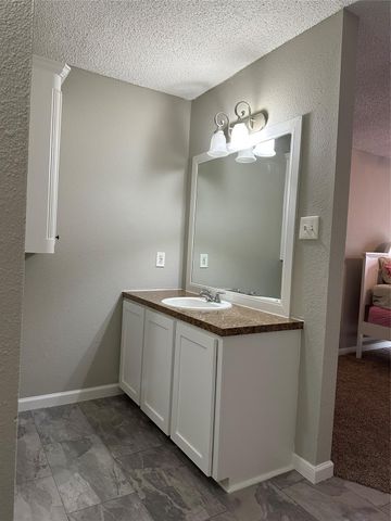 6103 Ludington Drive 4-942, Houston, TX 77035