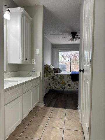 6103 Ludington Drive 4-942, Houston, TX 77035