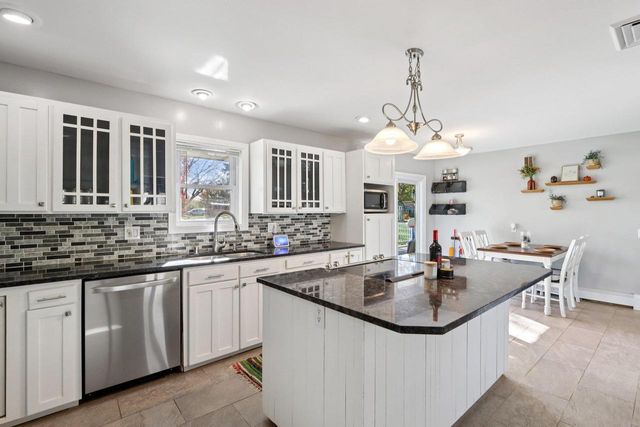 1443 Buena Vista Drive, Sun Prairie, WI 53590