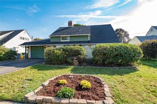 32 Swing Lane, Levittown, NY 11756