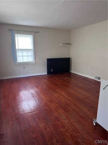 1102 Buckley Road, Salina, NY 13088