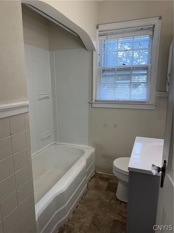 1102 Buckley Road, Salina, NY 13088