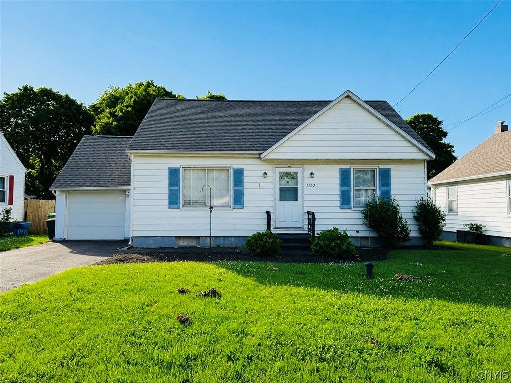 1102 Buckley Road, Salina, NY 13088