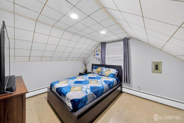 80 Poplar Street, Carteret, NJ 07008