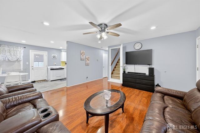 80 Poplar Street, Carteret, NJ 07008