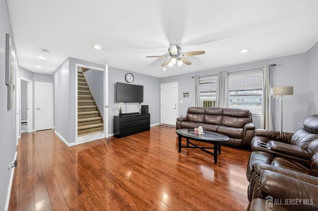 80 Poplar Street, Carteret, NJ 07008