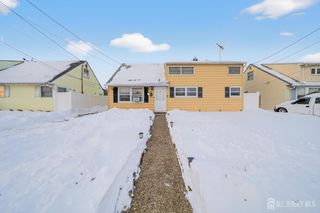 80 Poplar Street, Carteret, NJ 07008