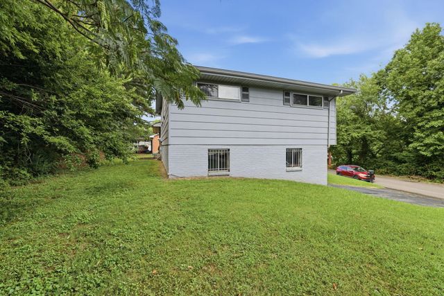 1127 Hillsboro Drive, Chattanooga, TN 37412