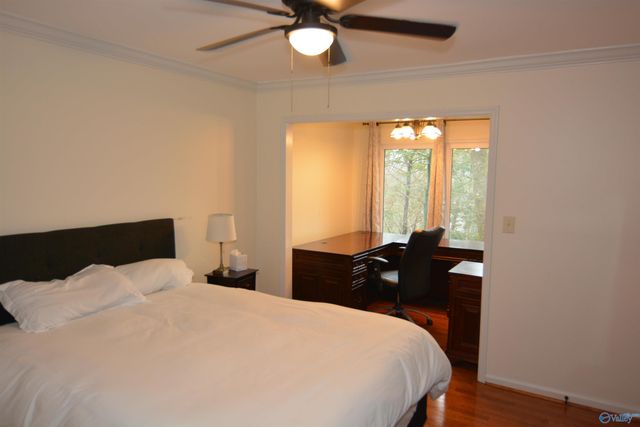 105 Treetop Drive, Huntsville, AL 35801