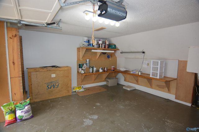 105 Treetop Drive, Huntsville, AL 35801