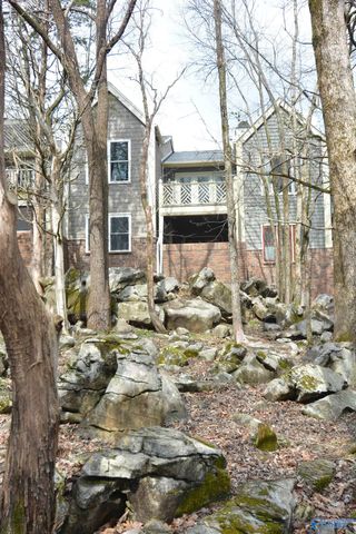 105 Treetop Drive, Huntsville, AL 35801