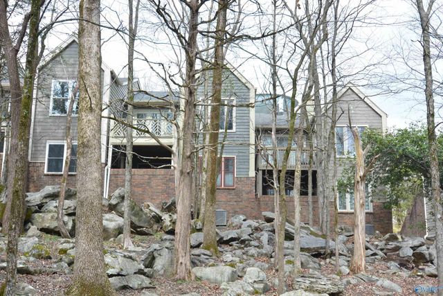 105 Treetop Drive, Huntsville, AL 35801